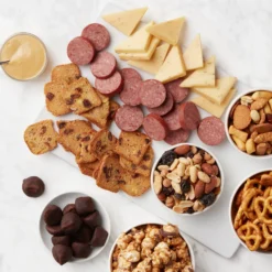 Front Page -HICKORY FARMS Sales gourmet snack gift basket 004548 2 3