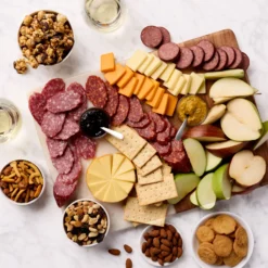 Front Page -HICKORY FARMS Sales grand fruit wine basket 006966 2 3