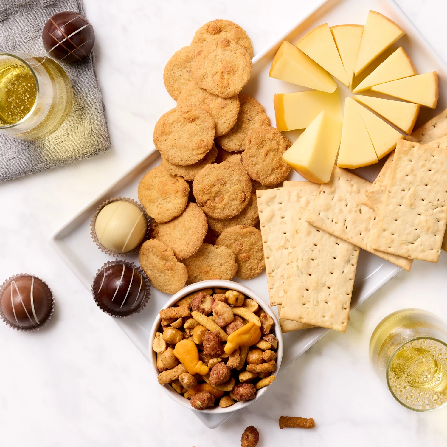 Mumm Napa Sparkling Wine Gift Box 4 Mumm Napa Sparkling Wine Gift Box - Image 2