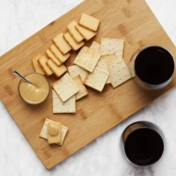 Red Wine & Cheese Board Gift Set -HICKORY FARMS Sales red wine and cheese board gift set 001240 2